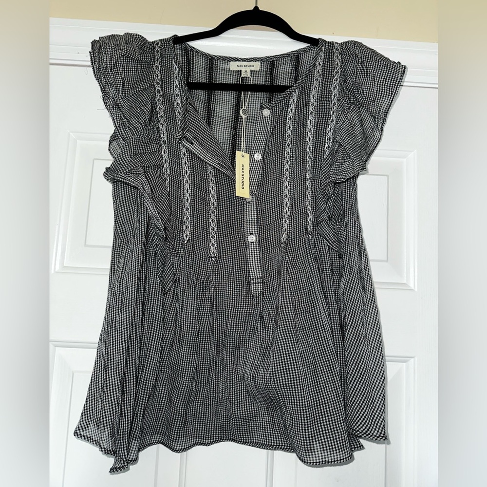 Max Studio sleeveless blouse